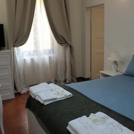 Tres Jolie Santo Stefano Апартаменты *